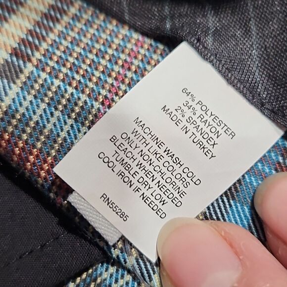 NWT Express Editor Low Rise Plaid Cropped Pant Capris - Picture 6 of 7